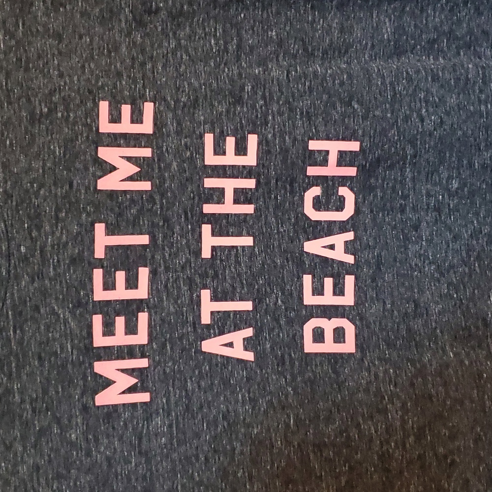 🟧 🟦 Beach T NWOT